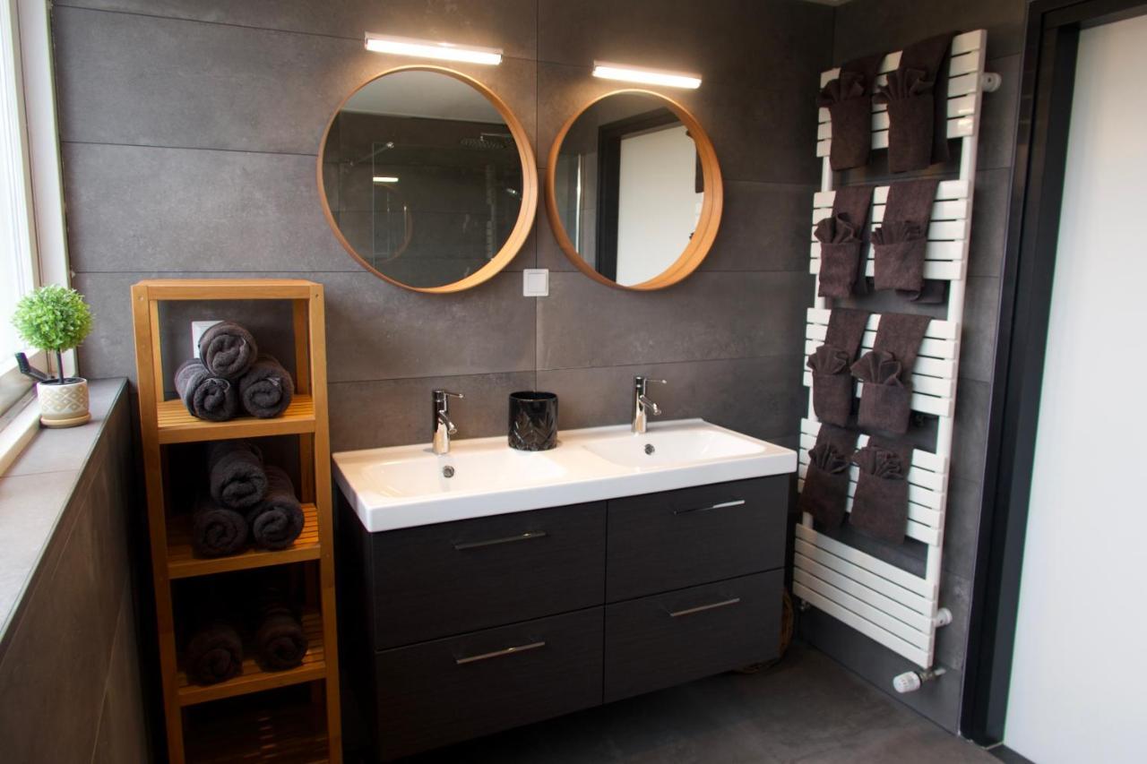 Villa Luxurious Family With Sauna Big Garden And Jacuzzi Zeewolde