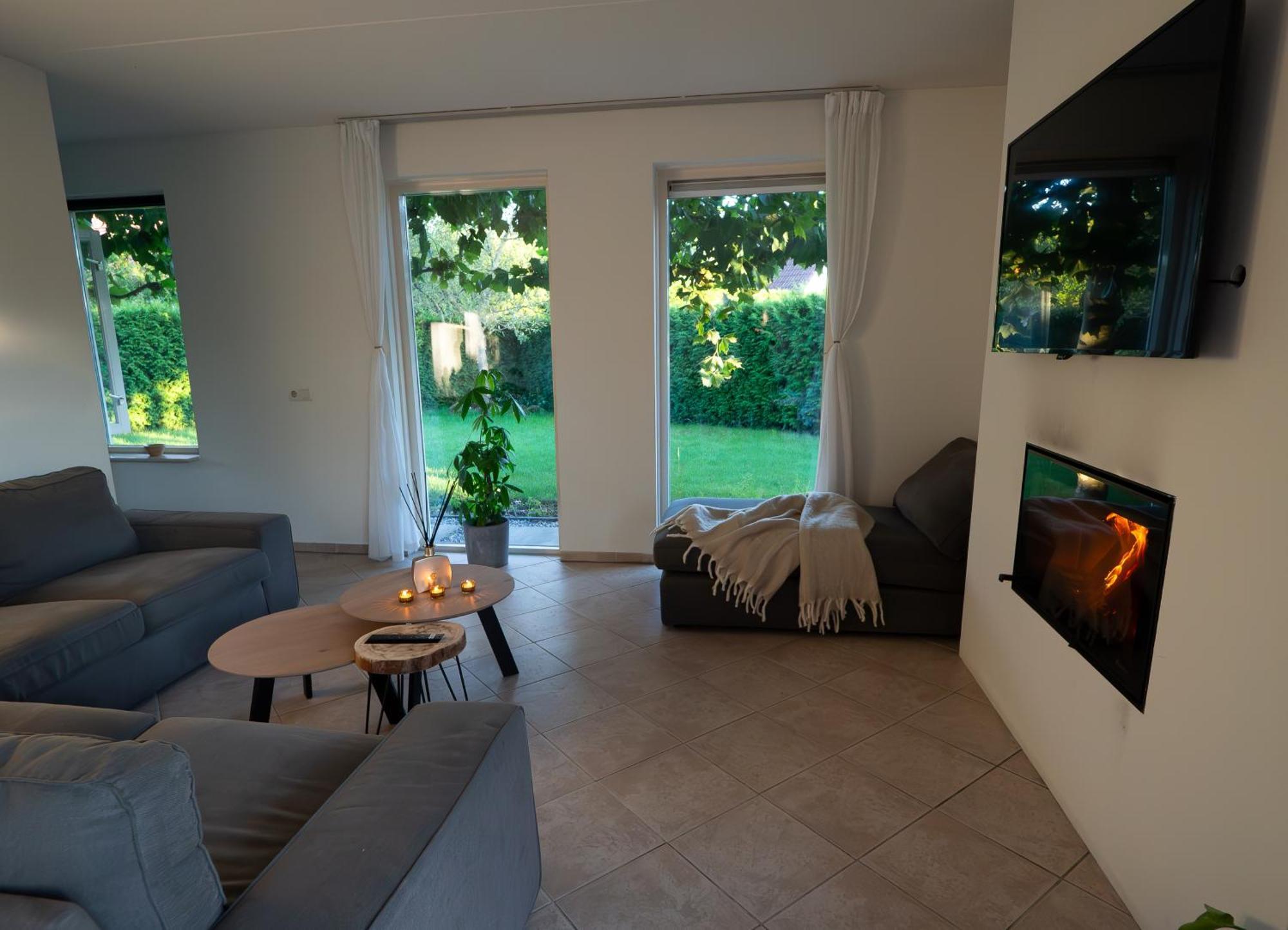 Villa Luxurious Family With Sauna Big Garden And Jacuzzi