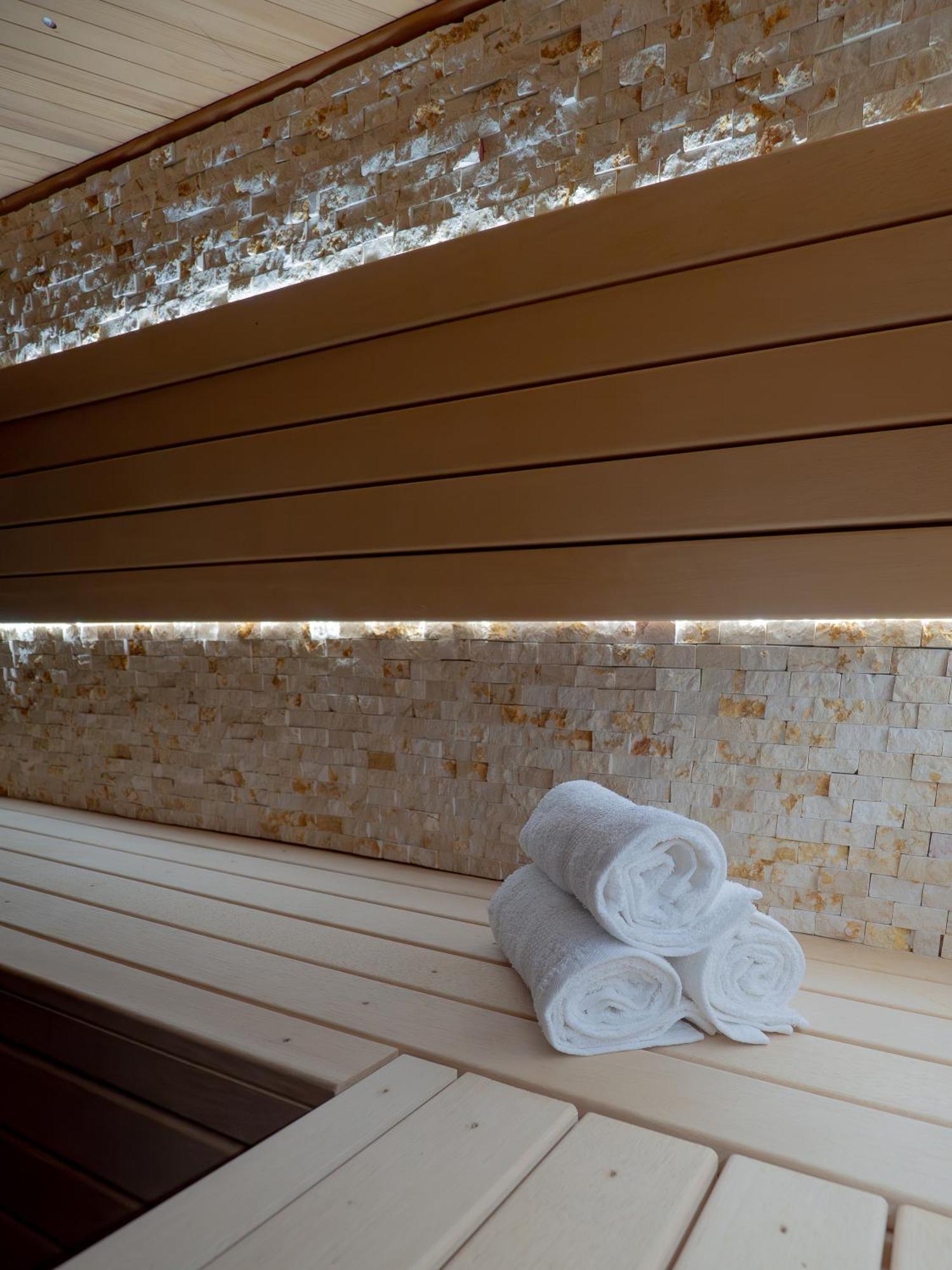 Luxurious Family With Sauna Big Garden And Jacuzzi Villa Zeewolde